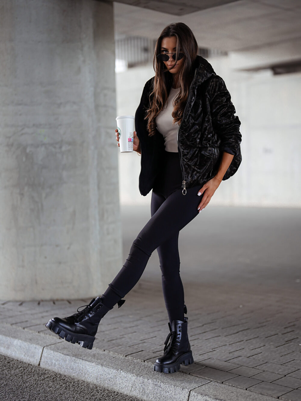 SHAPE Legginsy z Kokardką, Czarne